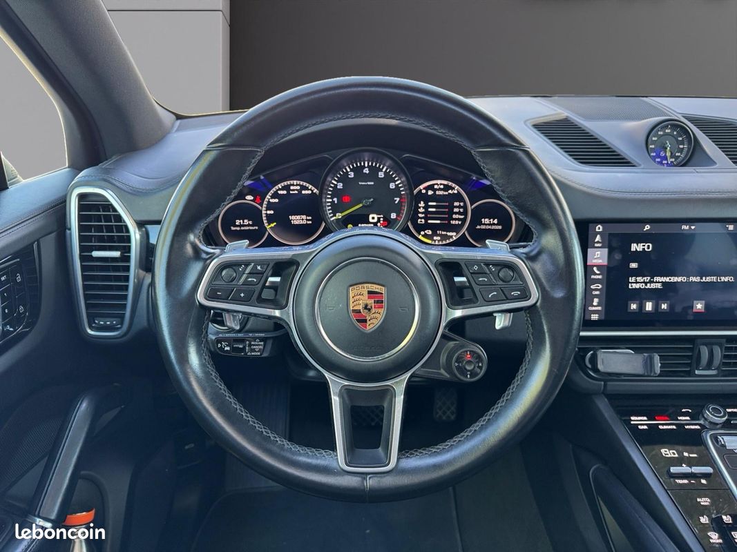 Porsche Cayenne 3.0 V6 E-Hybrid 462 attelage toit ouvrant suivi complet Porsche garantie 12 mois (image 10)