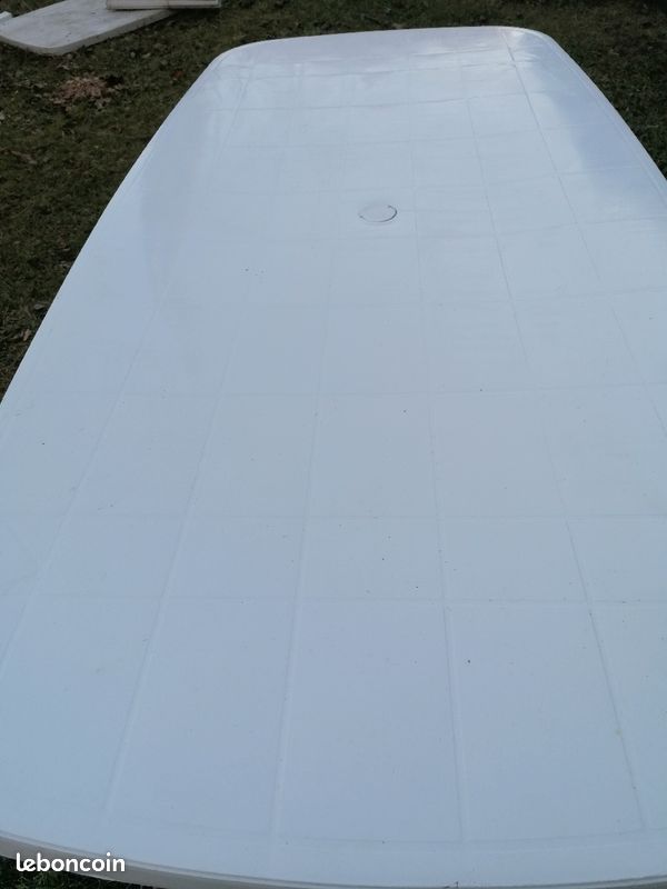 Table de jardin blanche (image 3)