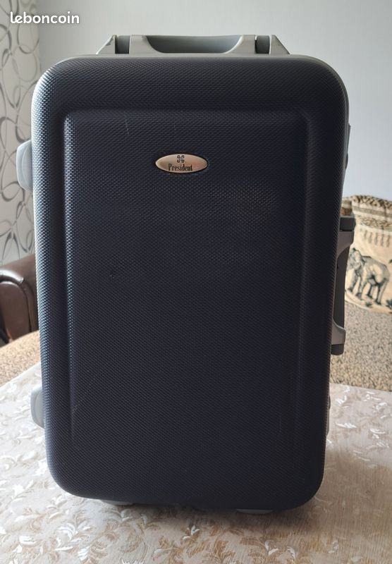​Valise rigide cabine President – Serrure à code & clés (image 1)