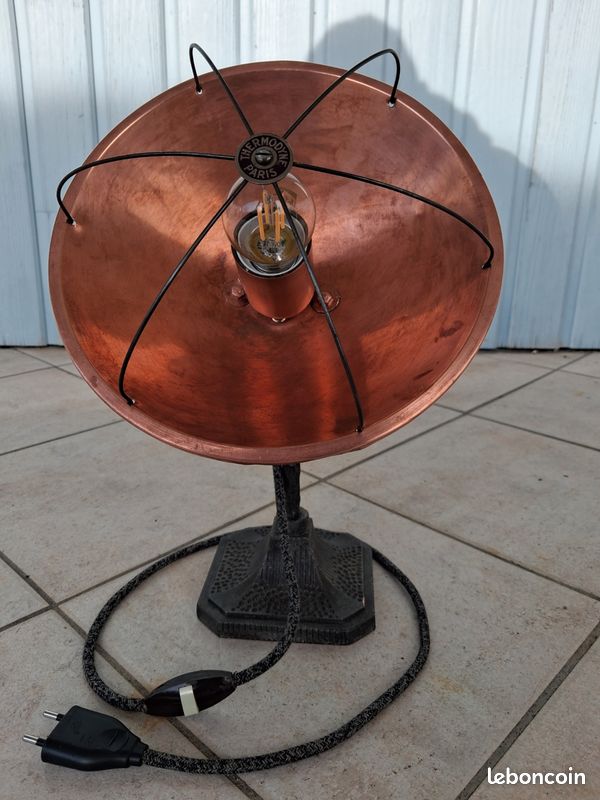 SUPERBE LAMPE SCULPTURE en cuivre et metal fondu des années 90 EUR 1