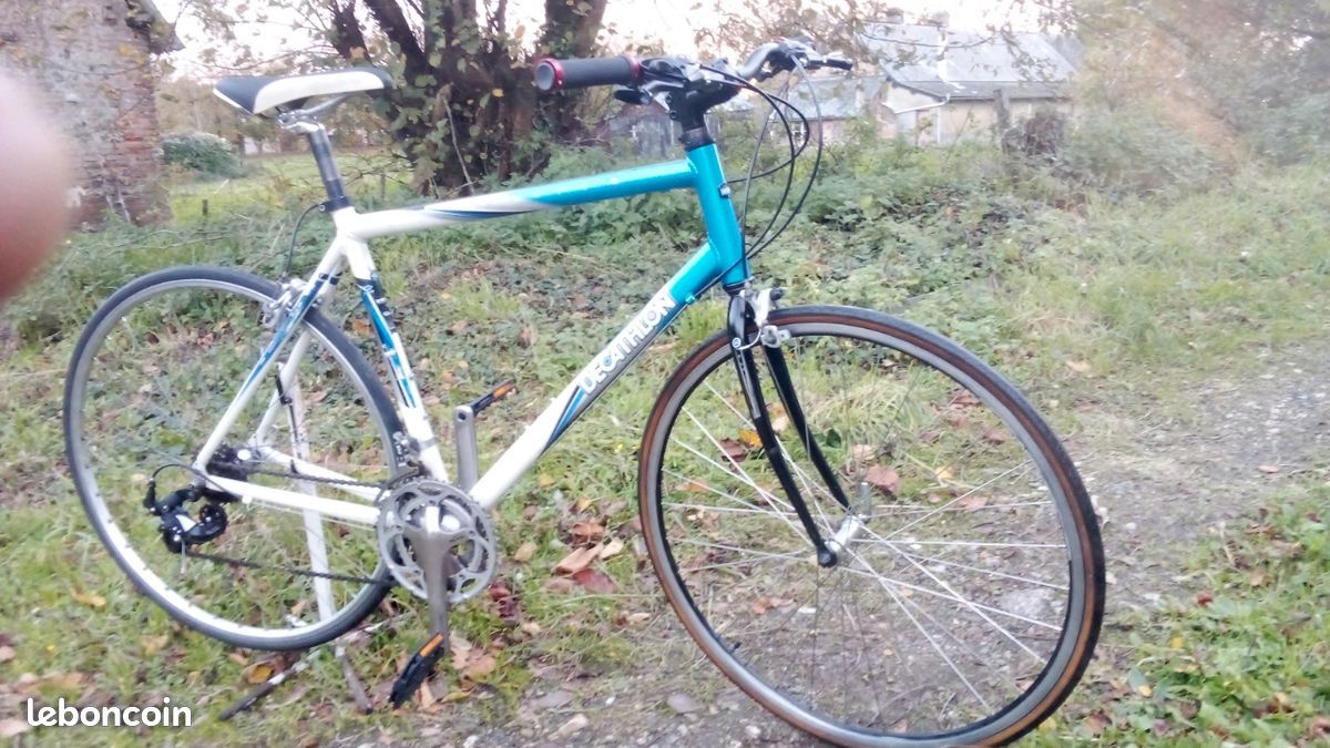 Vélo de loisirs Decathlon Sport 7.2 en aluminium, idéal pour les balades sur route. - Type de vélo : Vélo de loisirs - (image 6)