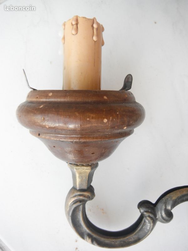 Ancienne applique murale en bronze et bois bougie globe en verre teinte (image 3)