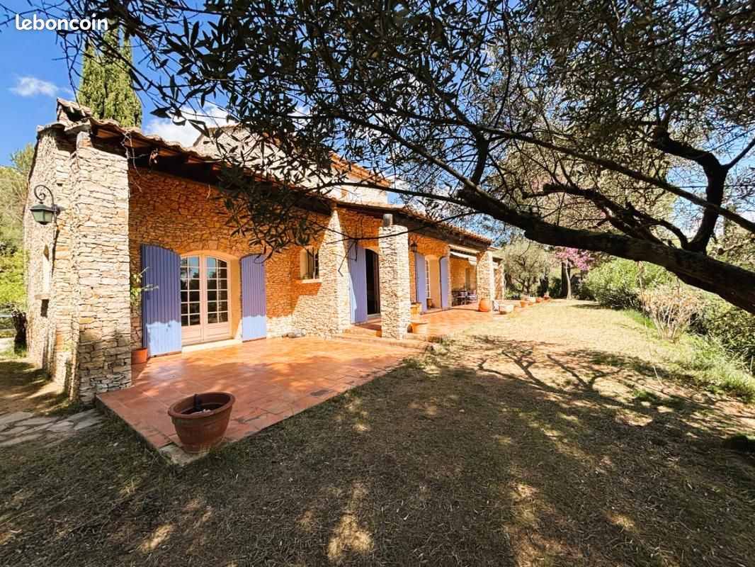 Maison 7 pièces 261 m² · à Châteauneuf-le-Rouge · 261 m² · 960 000 €