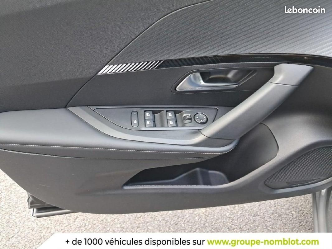 Peugeot 2008 Hybrid 145 e-DCS6 Allure (image 21)