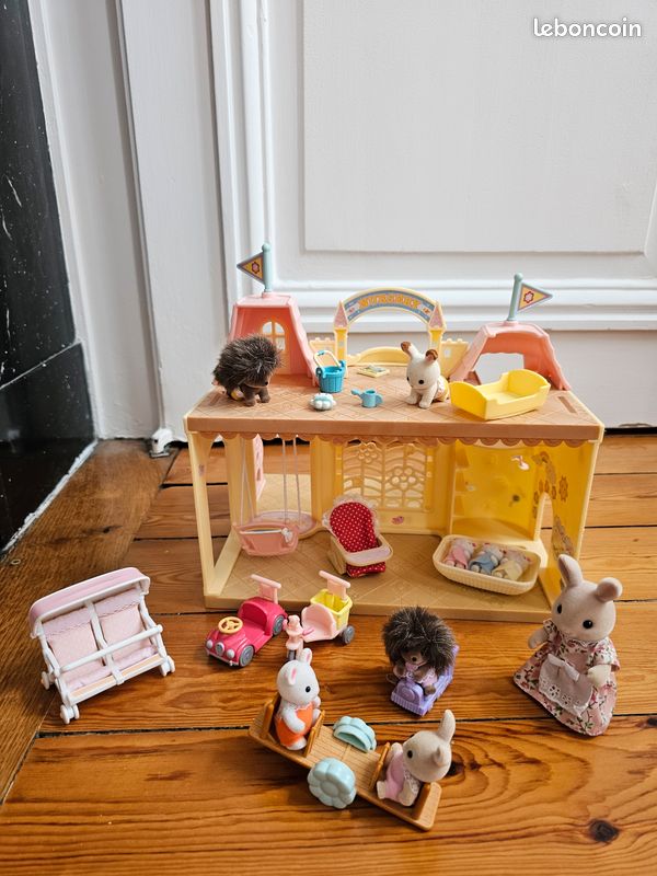 La crèche des bébés Sylvanian Families + Bébés Sylvanian + accessoires (image 2)