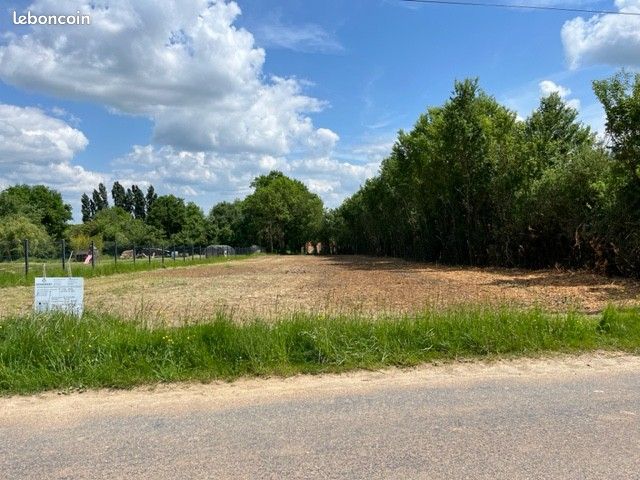 Belle parcelle constructible sur Escamps dans l'Yonne · 72 500 €