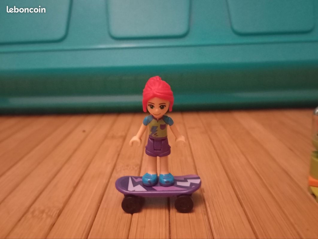 Lego Friends chambre de Mia (image 2)