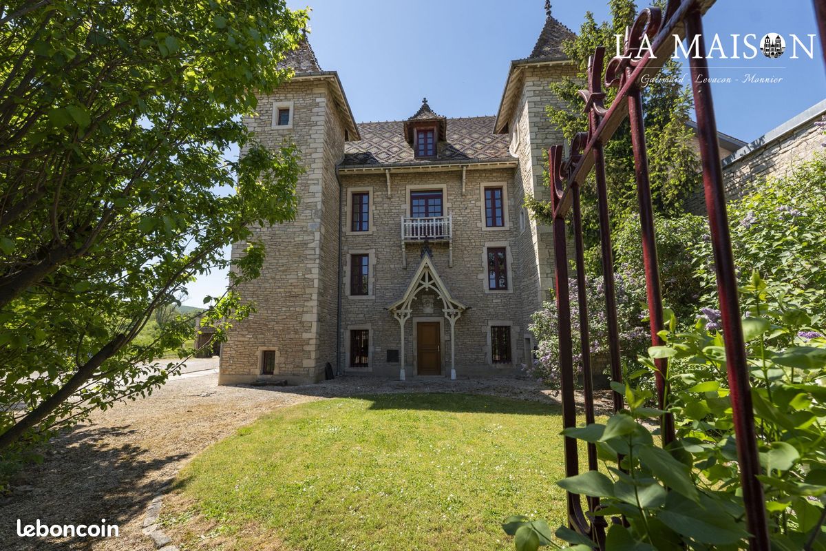 Maison 8 pièces 249 m² · à Fleurey-sur-Ouche · 249 m² · 590 000 €