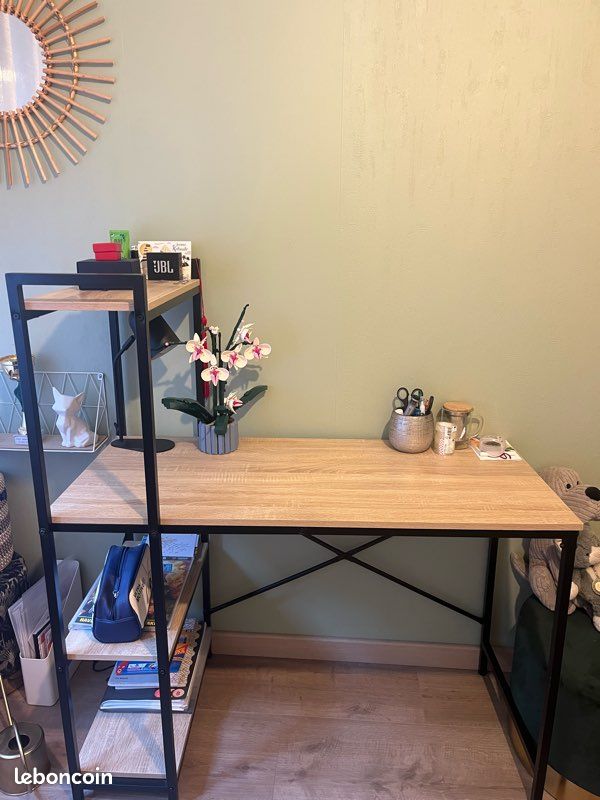 Bureau (image 1)