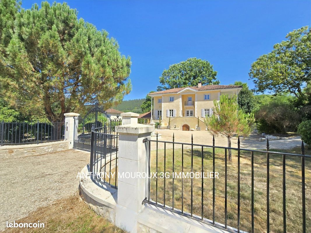 Maison 7 pièces 218 m² · à Meillonnas · 218 m² · 690 000 €