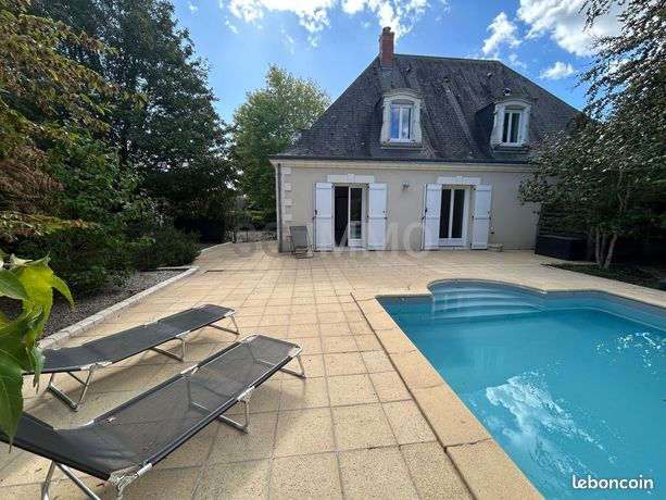 Maison familiale spacieuse avec piscine et studio | Centre-ville Fondettes | Jardin 1600 m²