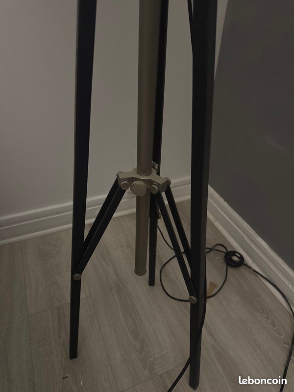 Lampadaire Trepied en Métal Noir mat (image 5)