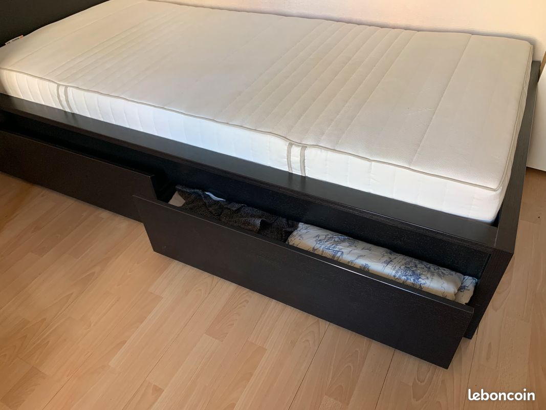 Lit simple et matelas (image 3)