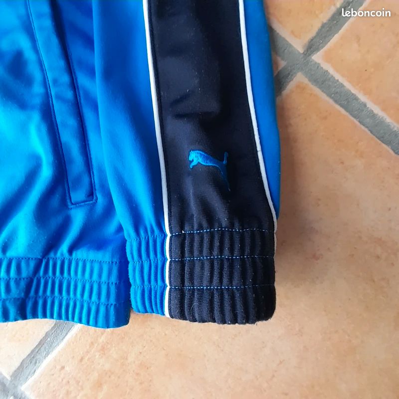 Veste zippées Puma enfant 12 ans
2 poches
Flocage parfait (image 3)