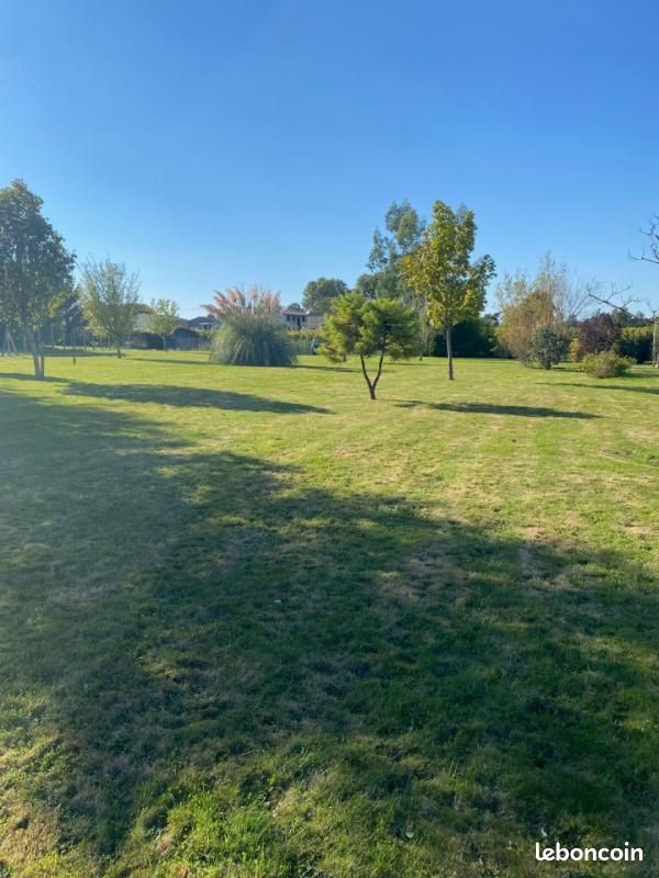 Terrain 1785 m² · à Arveyres · 129 000 €