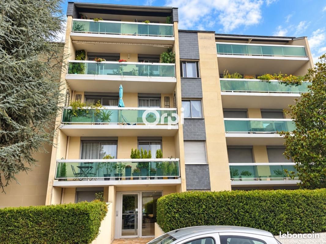 Appartement 4 pièces 120 m² · à Saint-Maur-des-Fossés · 120 m² · 699 000 €