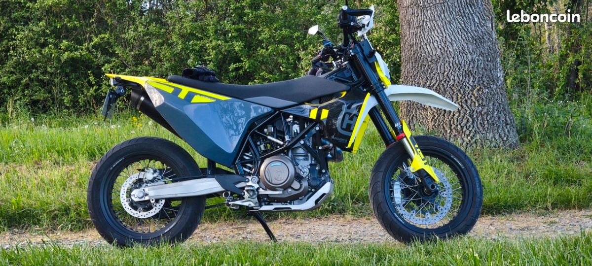 701 Supermoto (image 1)