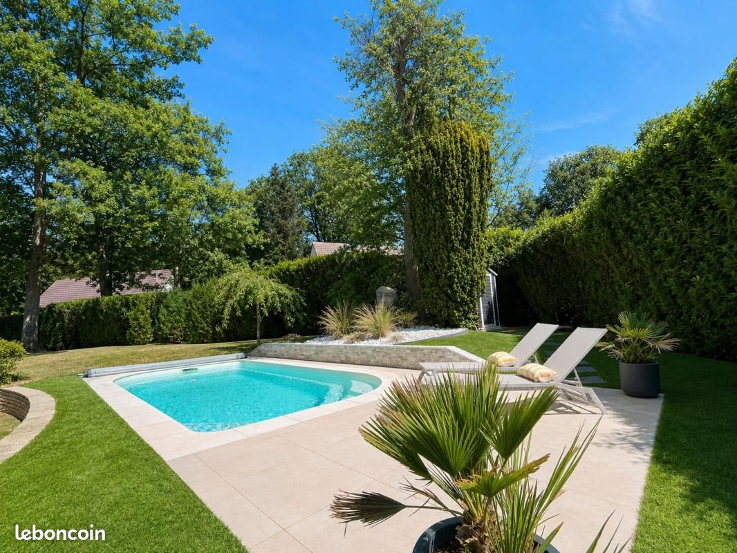 Maison 7 pièces 250 m² · à Les Essarts-le-Roi · 250 m² · 795 000 €