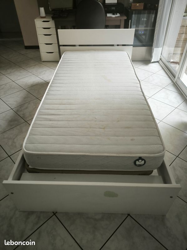 Lit 90 (image 1)