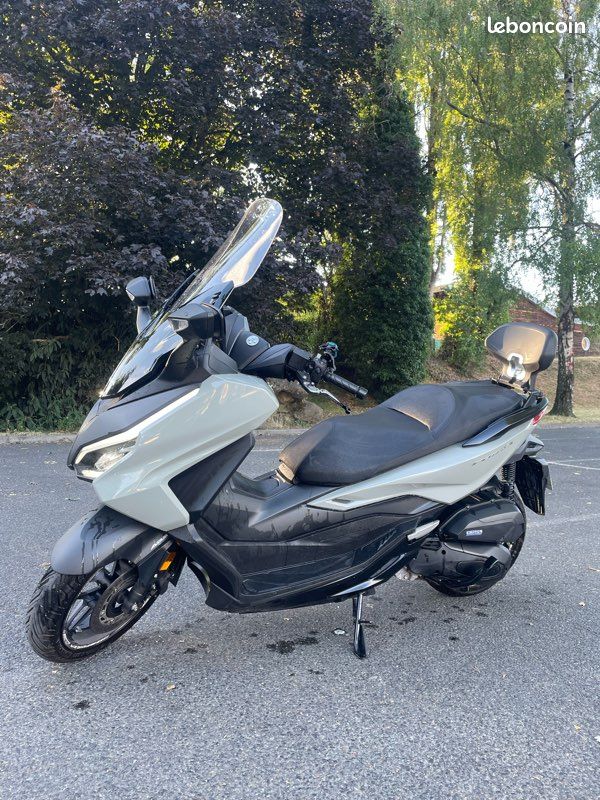Honda forza 125 (image 1)