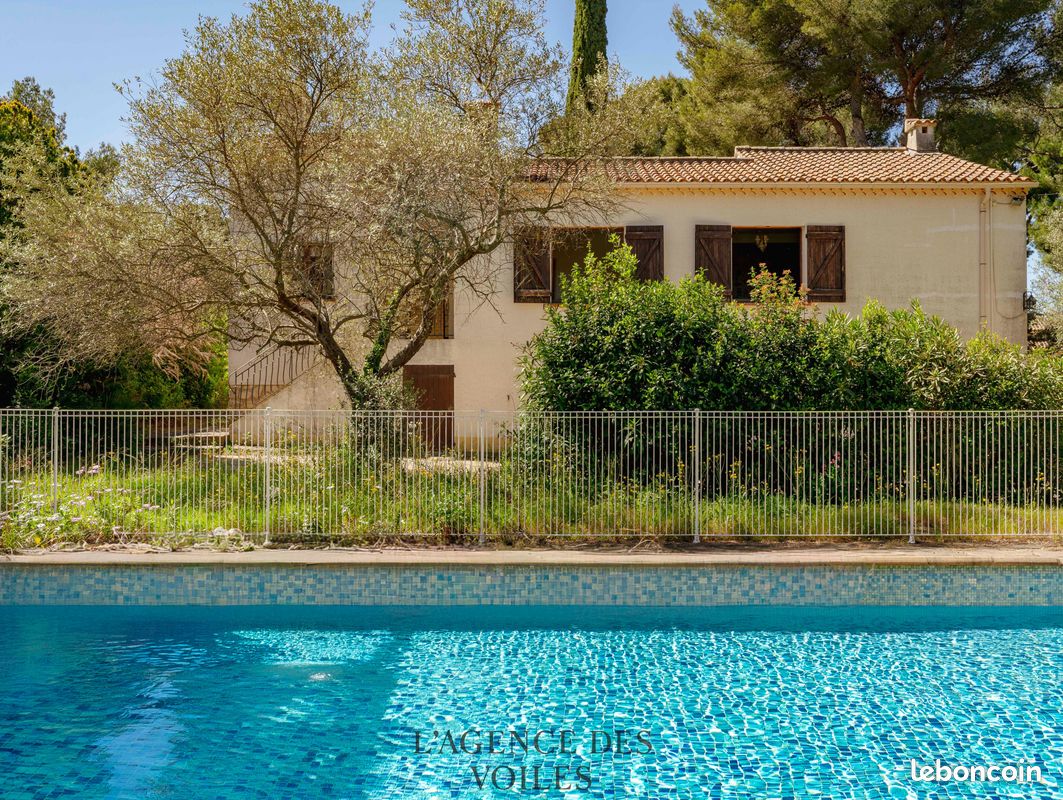 Maison 6 pièces 194 m² · à Sanary-sur-Mer · 194 m² · 914 000 €