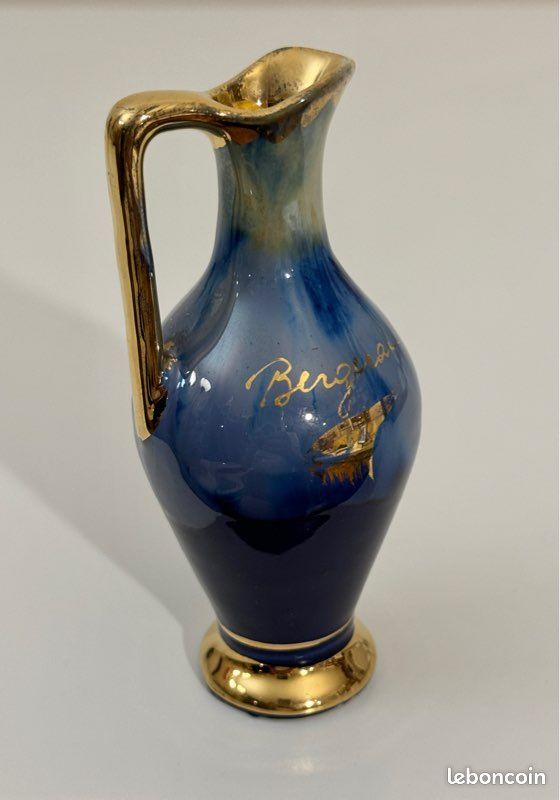 Jolie aiguière céramique Verigord vintage aux motifs flammés bleus et dorés Bergerac, 11,5 cm , excellent état (image 8)