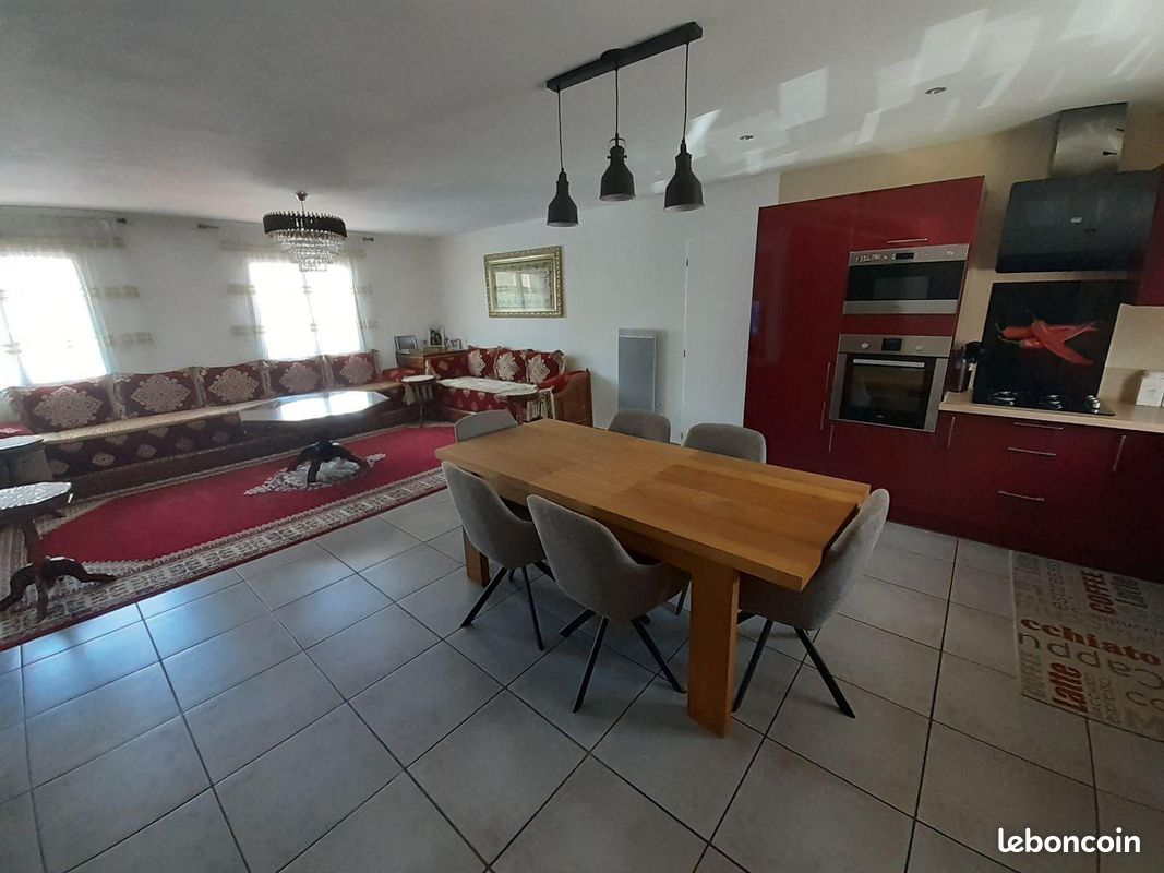 Maison 5 pièces 94 m² · à Écommoy · 94 m² · 231 000 €