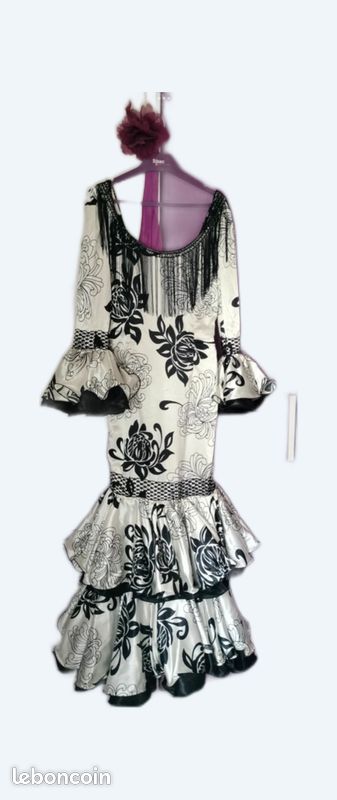 Véritable robe de flamenco sevillane Vêtements