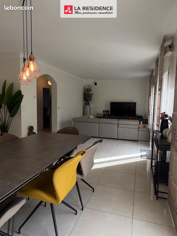 Maison 7 pièces 164 m² · à Guyancourt · 164 m² · 2 190 €/mois