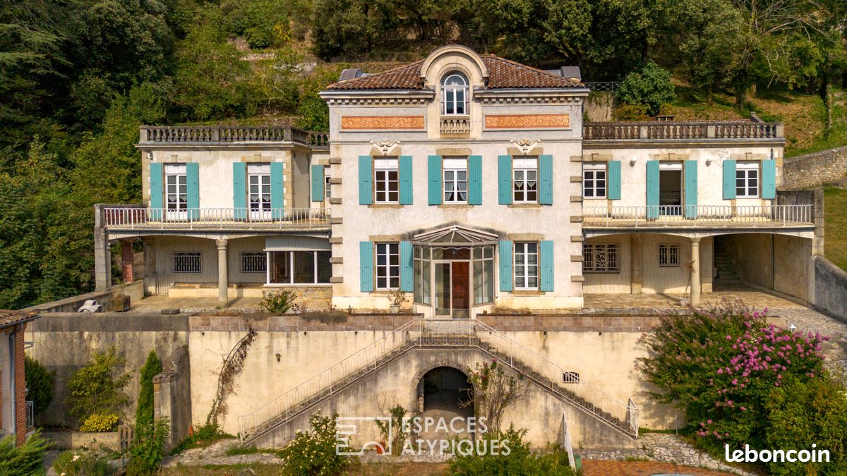 Maison 11 pièces 340 m² · à Vals-les-Bains · 340 m² · 425 000 €