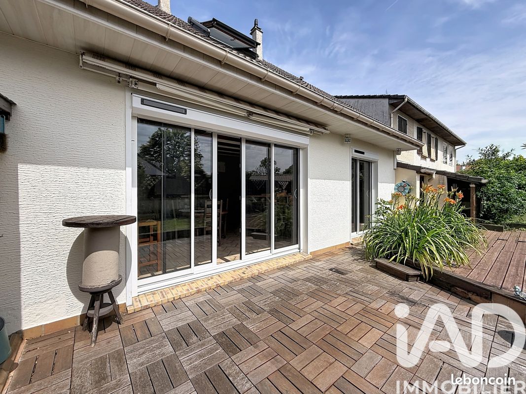 Maison 6 pièces 127 m² · à Pontcarré · 127 m² · 379 000 €
