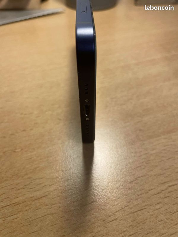 IPhone 12 (image 7)