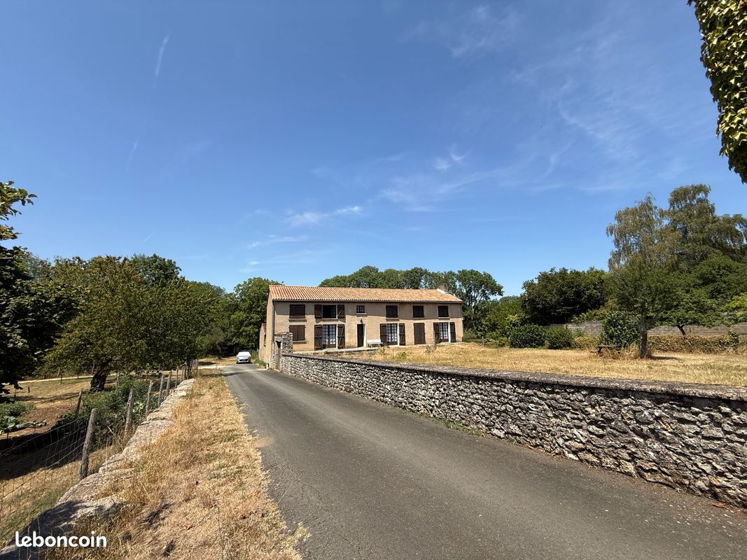 Maison 5 pièces 160 m² · à Château-Larcher · 160 m² · 252 000 €