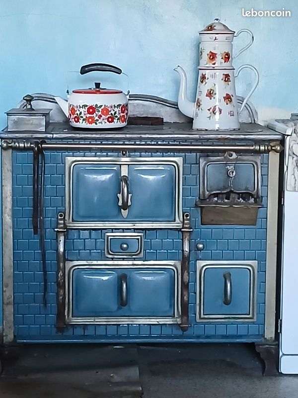Cuisinière / Poêle à bois - Électroménager