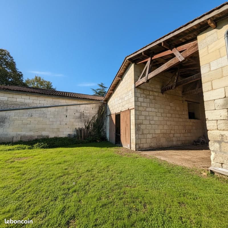 Immeuble 218 m² · à Génissac · 218 m² · 150 000 €