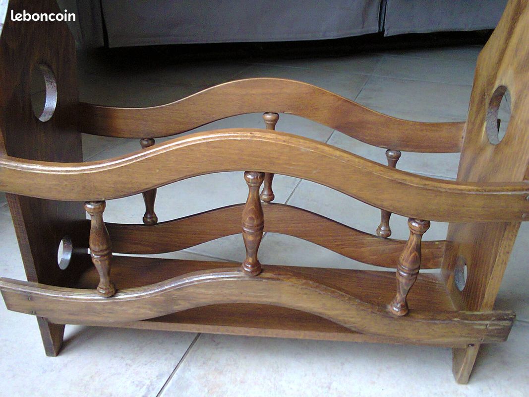 Porte revue, porte magazines en bois vintage en parfait état Hauteur 47cm, largeur 42cm, profondeur 17cm (image 2)