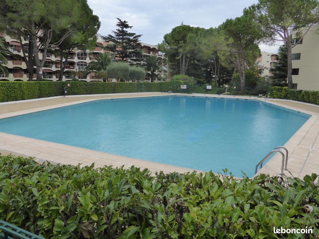 Apt soigné Mandelieu la Napoule 4 pers idéal festival de Cannes 2 PISCINES (image 1)