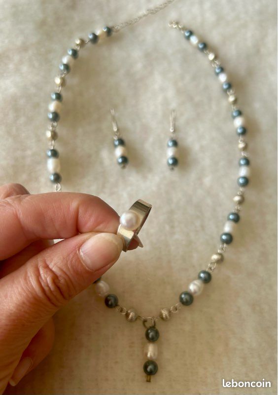 Parure Artisanale - Collier Et Boucles D'Oreilles - Perles Bleues Acryliques Sur Plaqué Argent - Neuf Avec Étiquettes