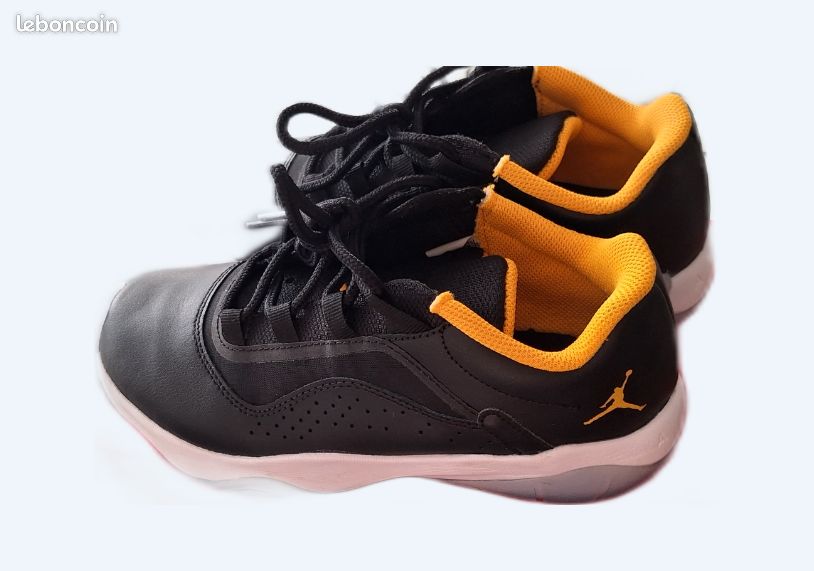 Chaussures chaussures marque Jordan toute neuf (image 1)