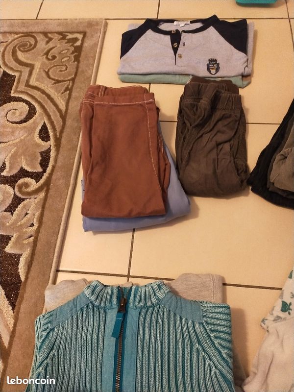 Lot de vêtements pour garçon 2_3 ans (image 3)