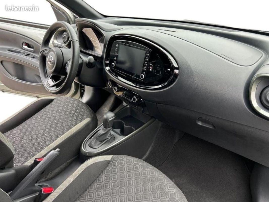 Toyota Aygo X 1.0 VVT-i 72ch Design S-CVT (image 10)