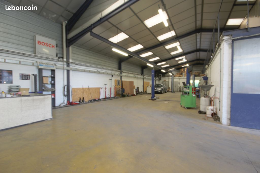Local commercial 600 m² CONFLANS SAINTE HONORINE
