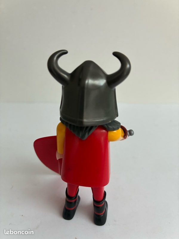 Playmobil lot 1 Guerrier du dragon rouge avec sa hache et son bouclier pour château fort (image 2)