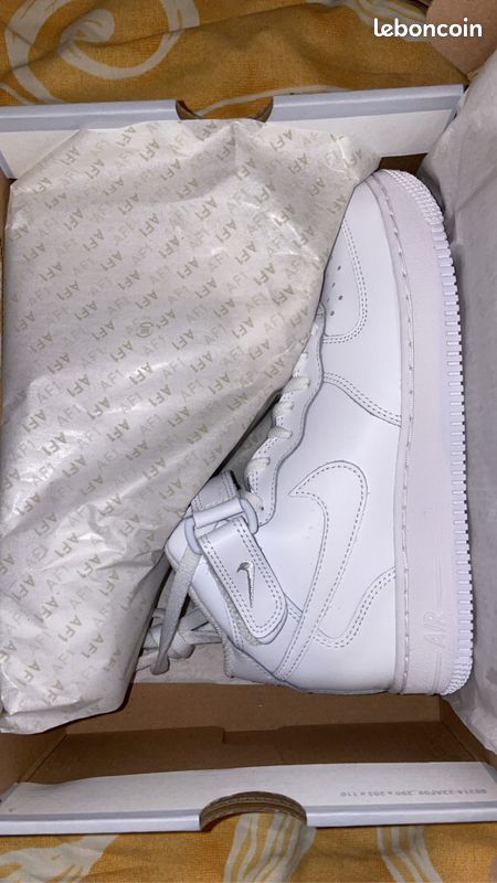 Montante Nike Air Force One Mid Blanche Nike Air Force Hi Utility