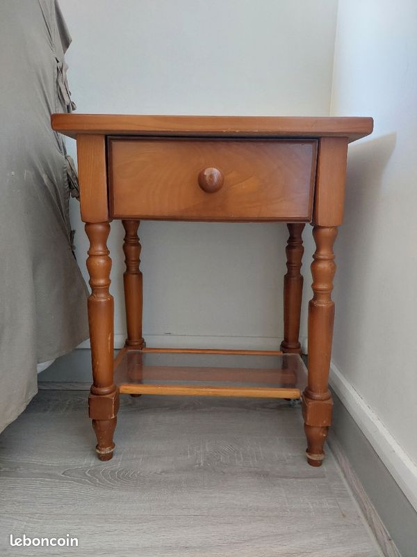 Table de chevet (image 1)