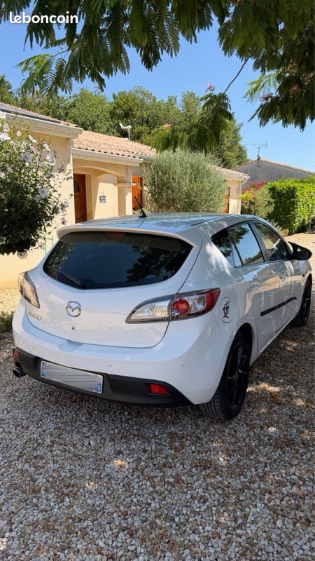 MAZDA 3 1.6 D 109 ch Pack Sport - Phase 2 - Full Options (image 2)