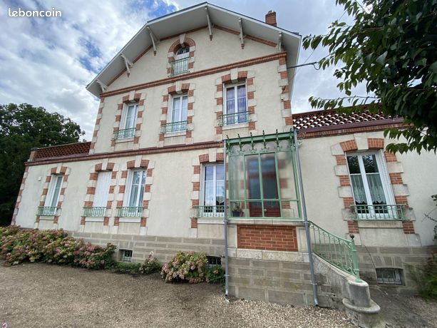 Maison 9 pièces 256 m²