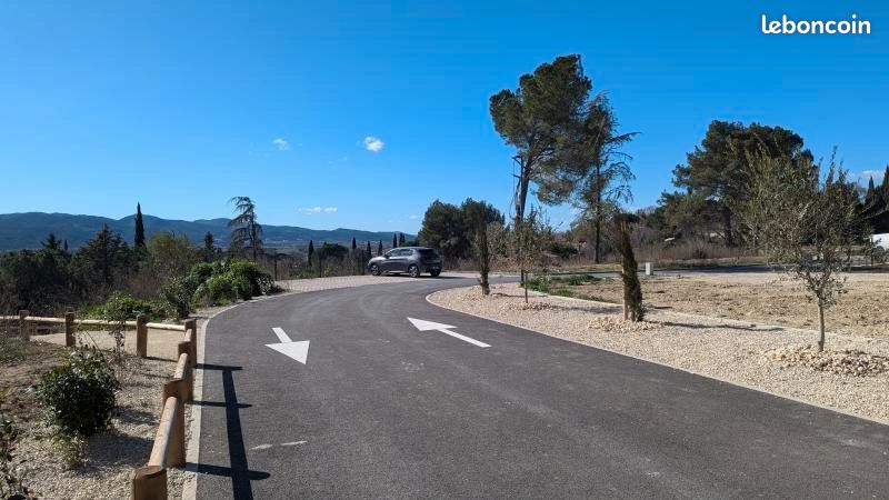 Terrain 400 m² · à Cadenet · 174 900 €