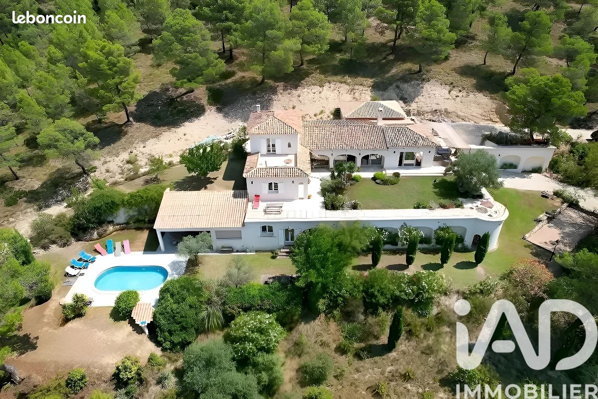 Maison 10 pièces 470 m² · à Rognes · 470 m² · 2 100 000 €
