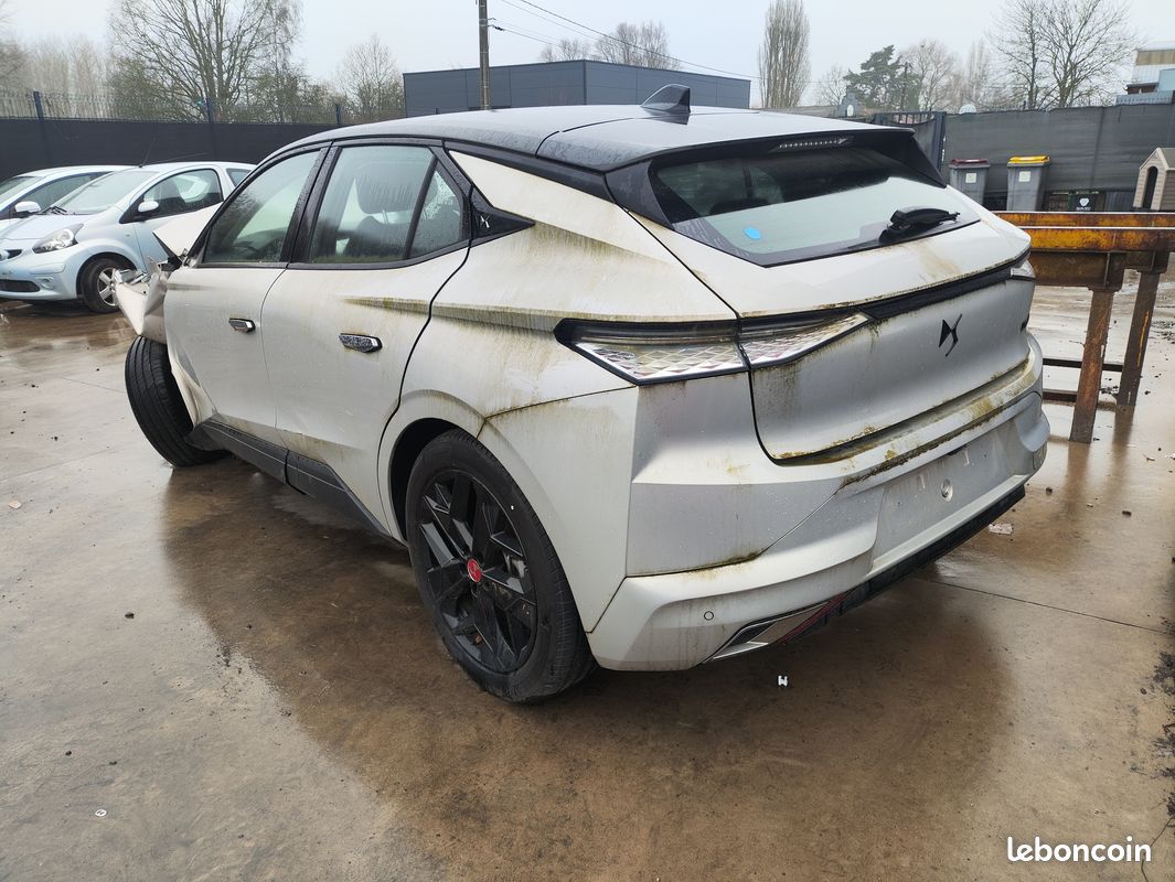 Pro DS PERFORMANCE LINE DS4 1.2L Puretech 2023 130CV - Équipement auto